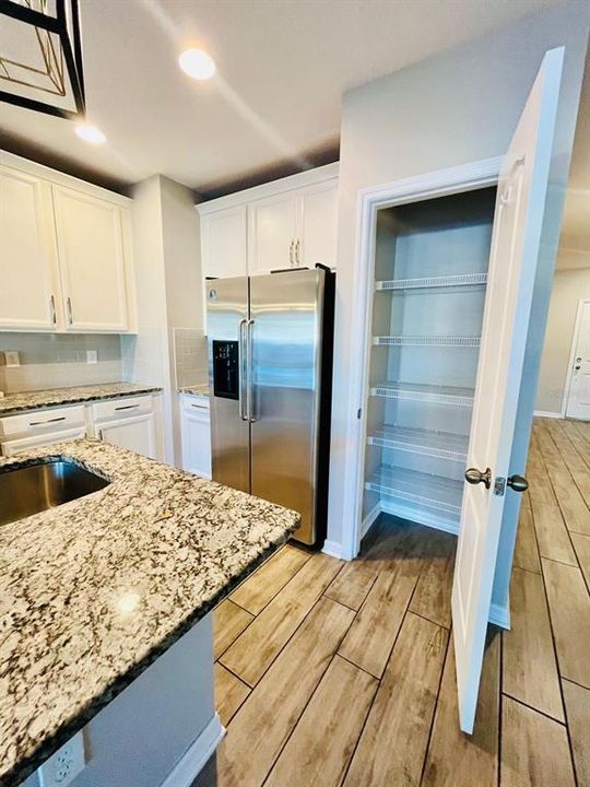 For Rent: $2,200 (3 beds, 2 baths, 1490 Square Feet)