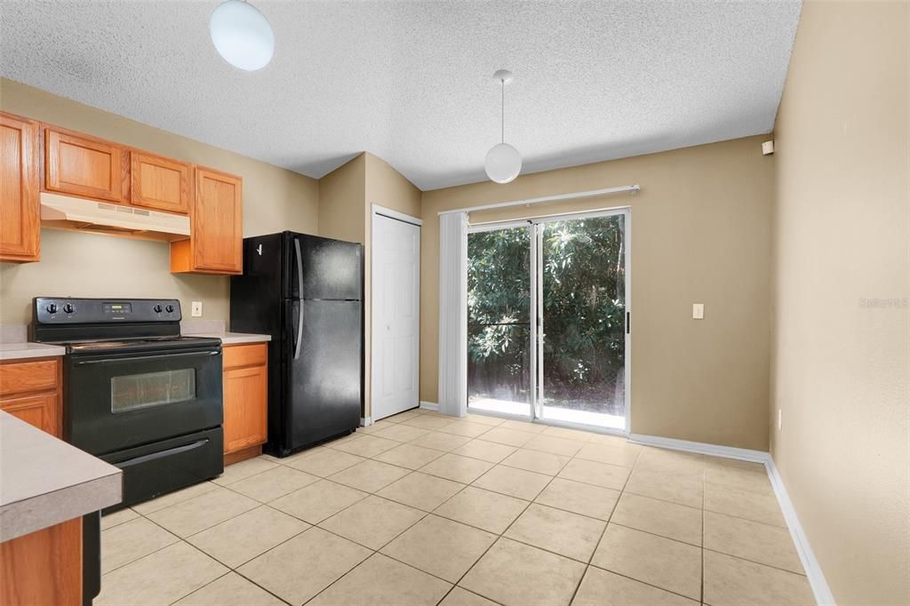 Active With Contract: $335,000 (3 beds, 2 baths, 1429 Square Feet)