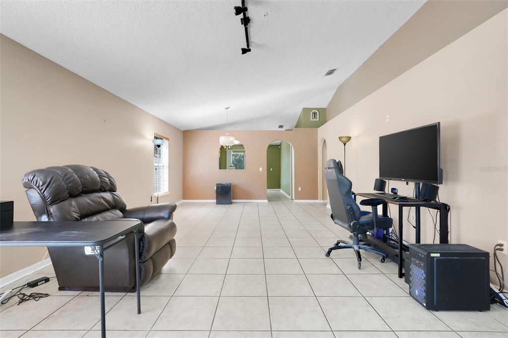 Active With Contract: $335,000 (3 beds, 2 baths, 1429 Square Feet)