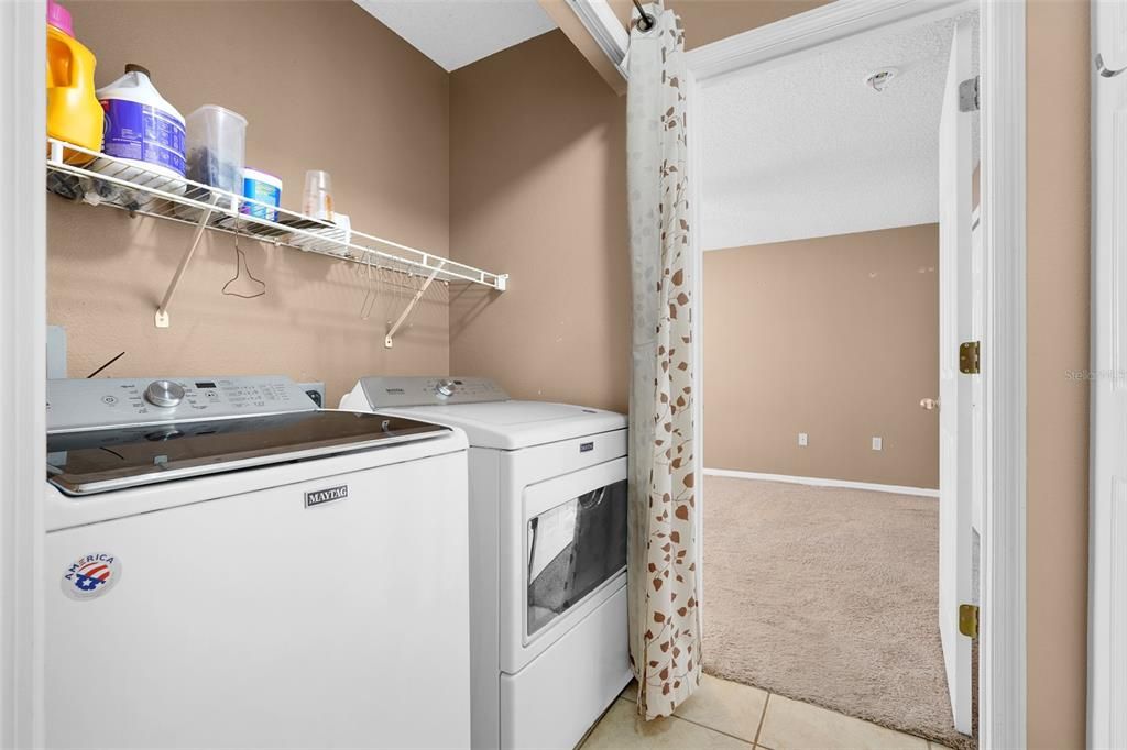 Active With Contract: $335,000 (3 beds, 2 baths, 1429 Square Feet)