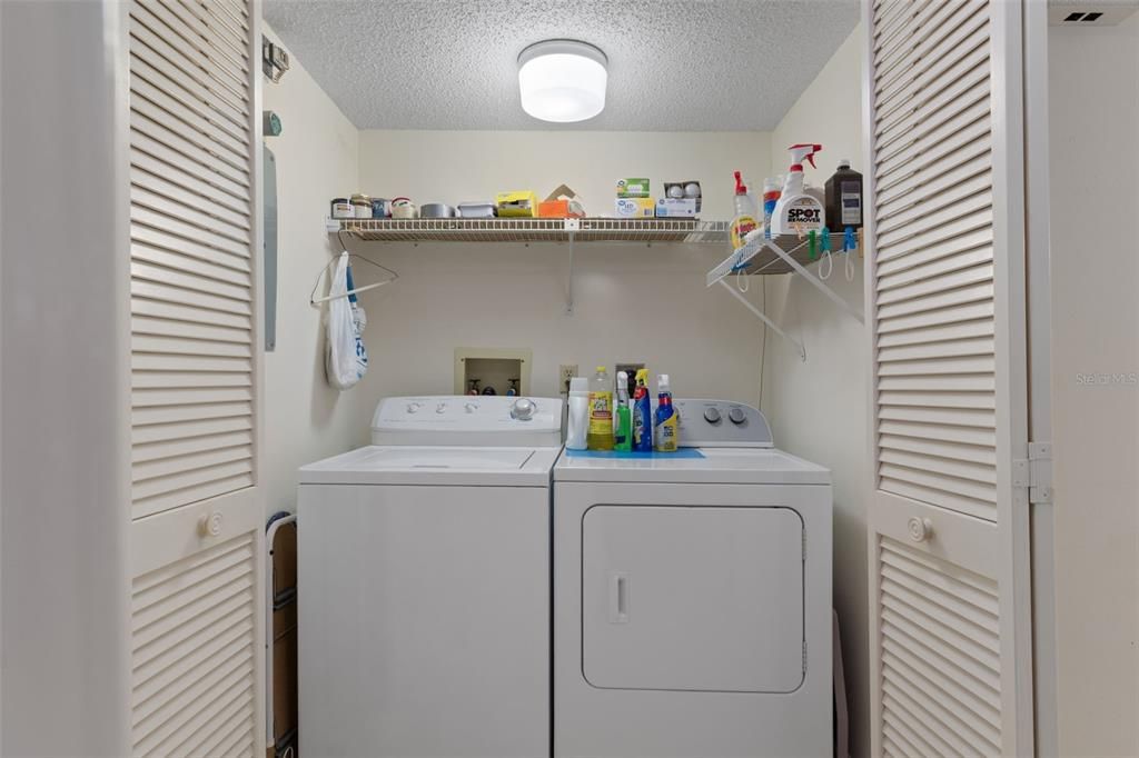 For Sale: $165,000 (2 beds, 2 baths, 1410 Square Feet)