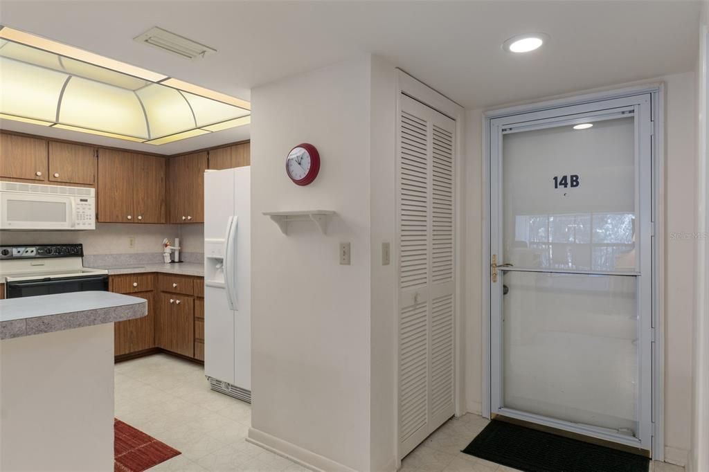 For Sale: $165,000 (2 beds, 2 baths, 1410 Square Feet)