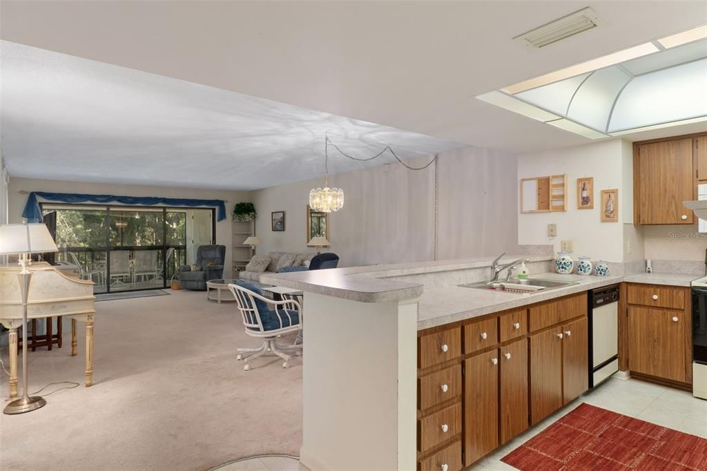 For Sale: $165,000 (2 beds, 2 baths, 1410 Square Feet)