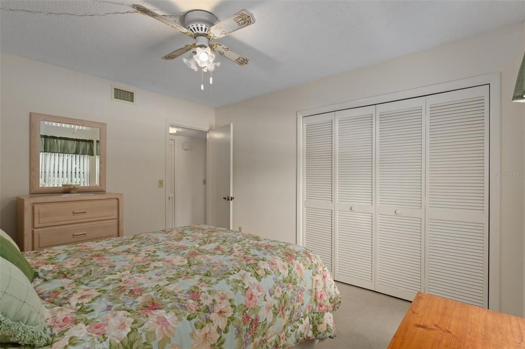 For Sale: $165,000 (2 beds, 2 baths, 1410 Square Feet)