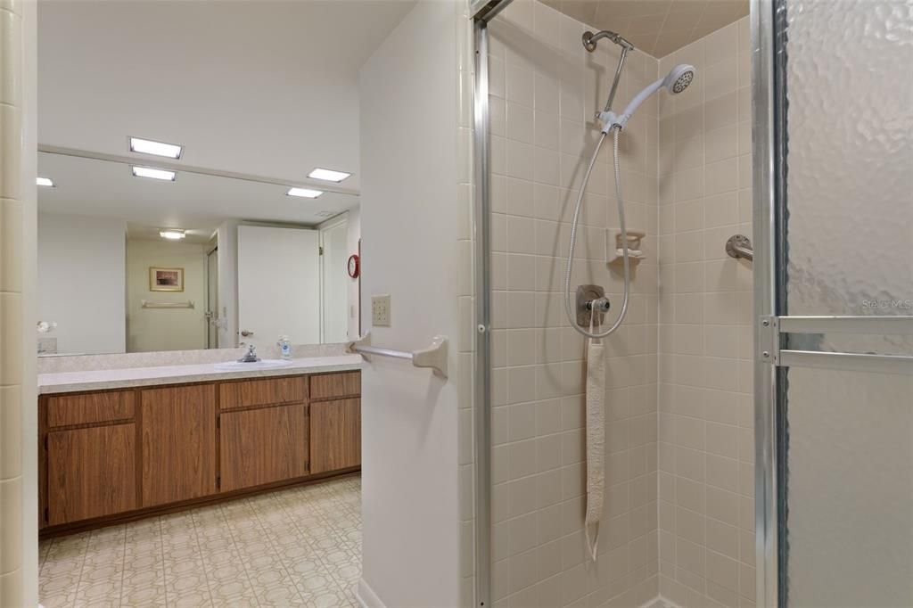 For Sale: $165,000 (2 beds, 2 baths, 1410 Square Feet)