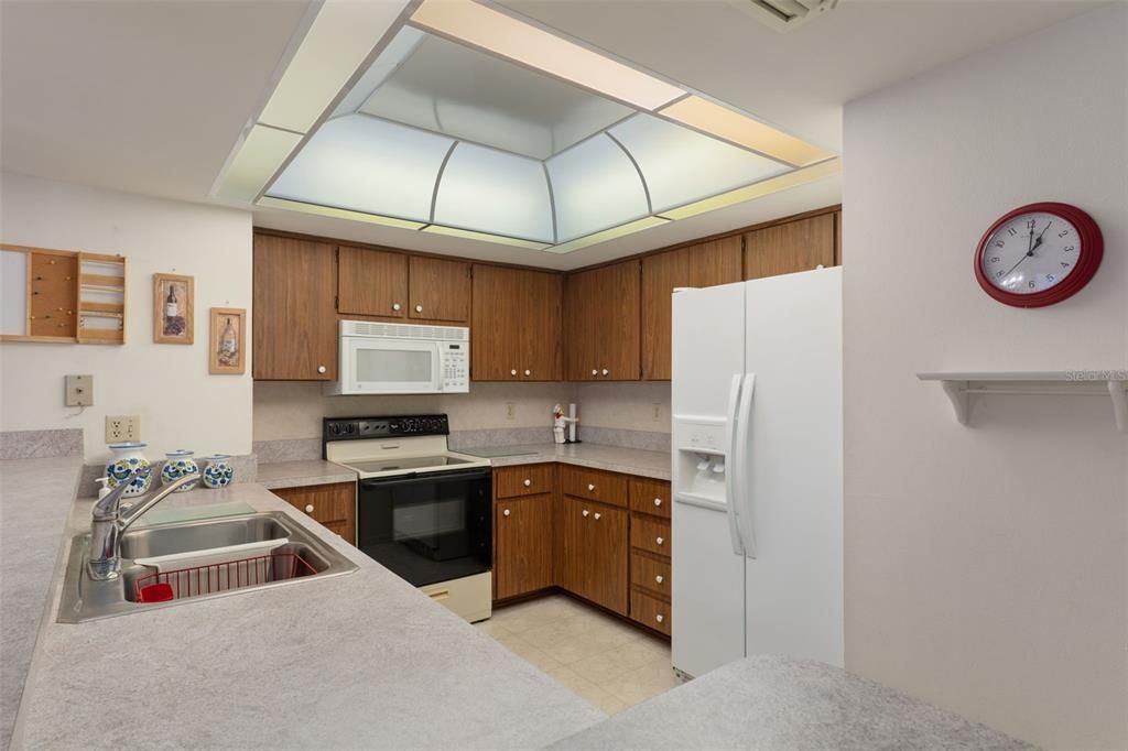 For Sale: $165,000 (2 beds, 2 baths, 1410 Square Feet)