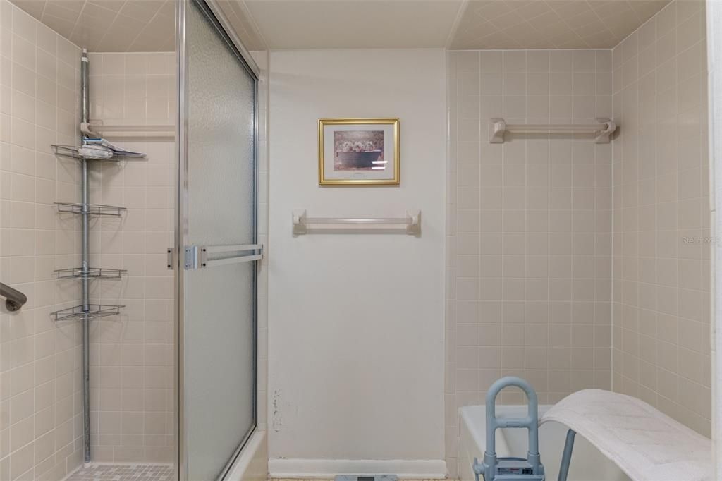 For Sale: $165,000 (2 beds, 2 baths, 1410 Square Feet)