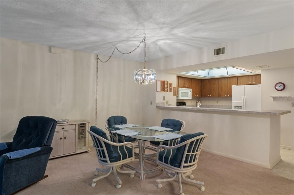 For Sale: $165,000 (2 beds, 2 baths, 1410 Square Feet)