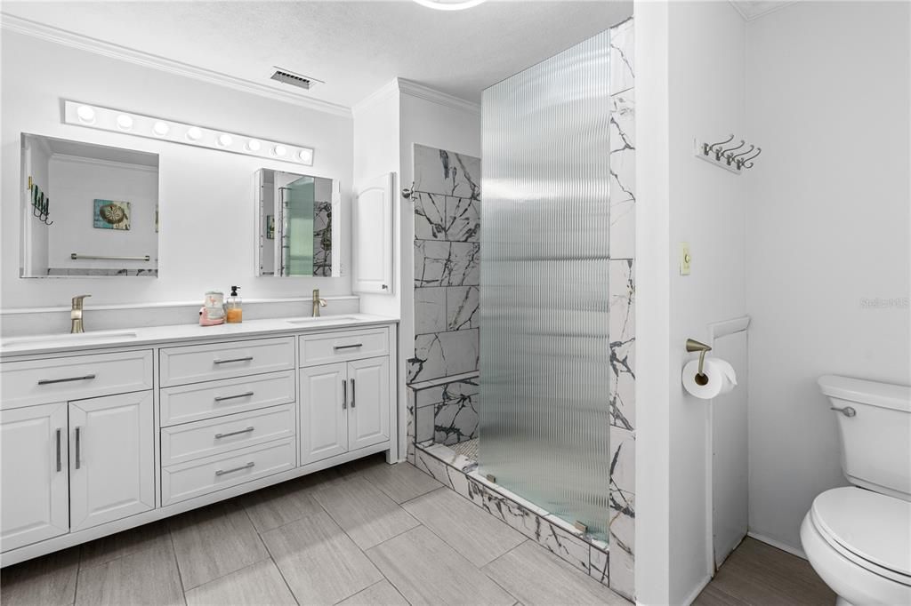 Active With Contract: $400,000 (2 beds, 2 baths, 1290 Square Feet)