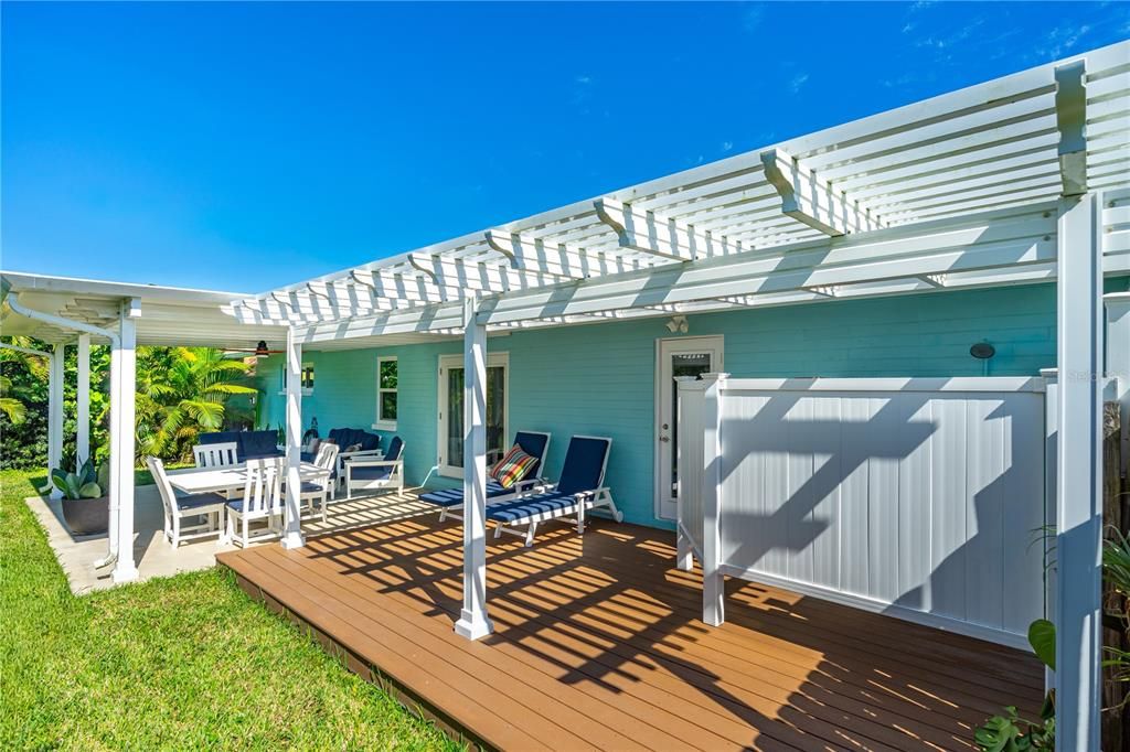 Active With Contract: $400,000 (2 beds, 2 baths, 1290 Square Feet)