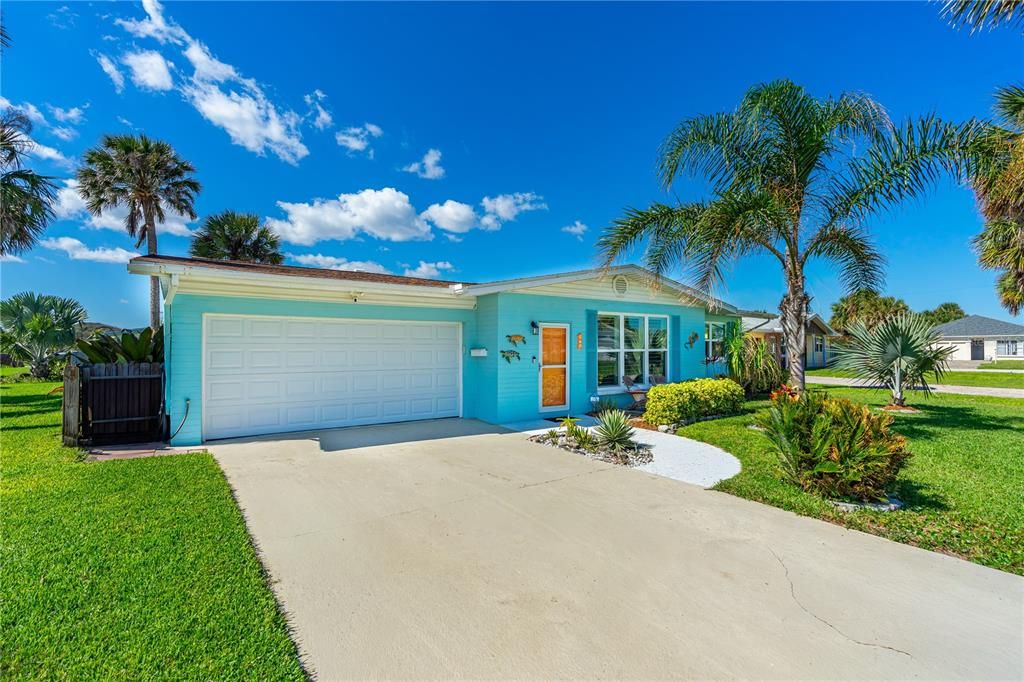 Active With Contract: $400,000 (2 beds, 2 baths, 1290 Square Feet)