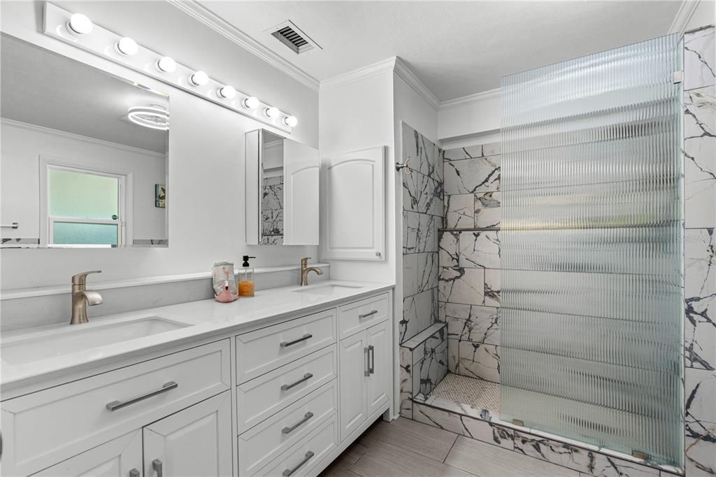 Active With Contract: $400,000 (2 beds, 2 baths, 1290 Square Feet)