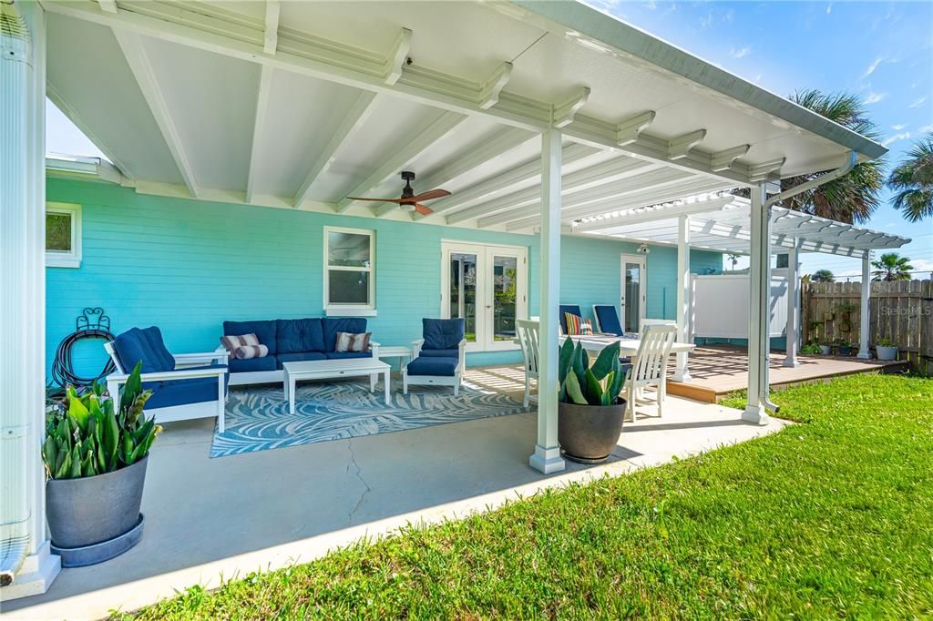 Active With Contract: $400,000 (2 beds, 2 baths, 1290 Square Feet)