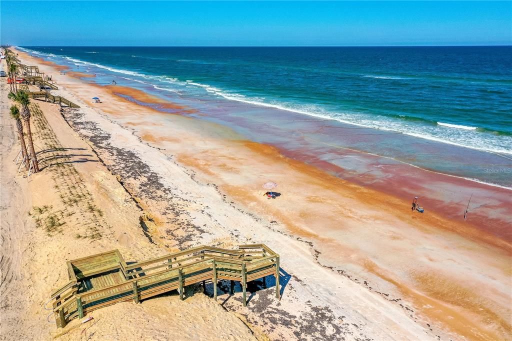 Active With Contract: $400,000 (2 beds, 2 baths, 1290 Square Feet)