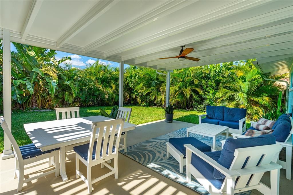 Active With Contract: $400,000 (2 beds, 2 baths, 1290 Square Feet)