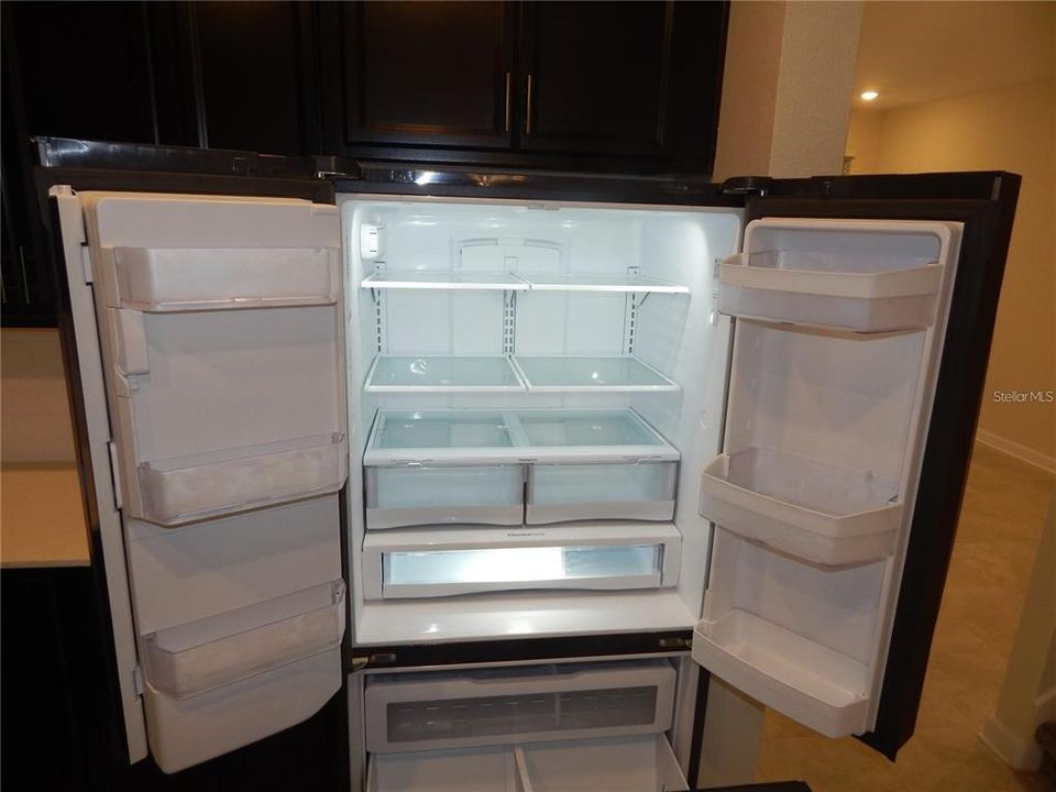 На продажу: $332,900 (3 спален, 2 ванн, 1828 Квадратных фут)