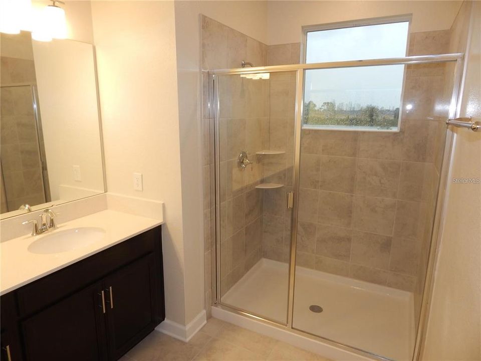 На продажу: $332,900 (3 спален, 2 ванн, 1828 Квадратных фут)