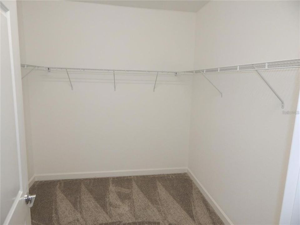 На продажу: $332,900 (3 спален, 2 ванн, 1828 Квадратных фут)