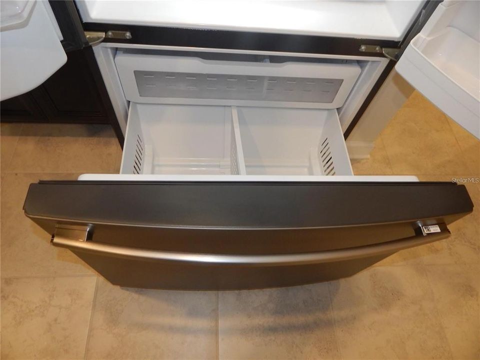 На продажу: $332,900 (3 спален, 2 ванн, 1828 Квадратных фут)