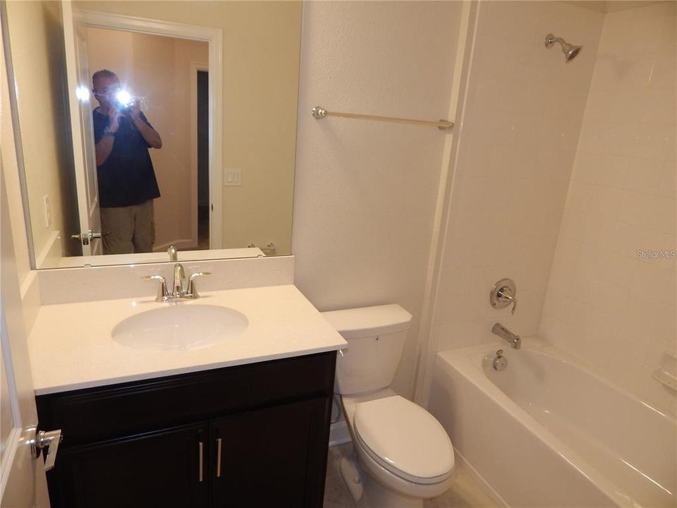 На продажу: $332,900 (3 спален, 2 ванн, 1828 Квадратных фут)