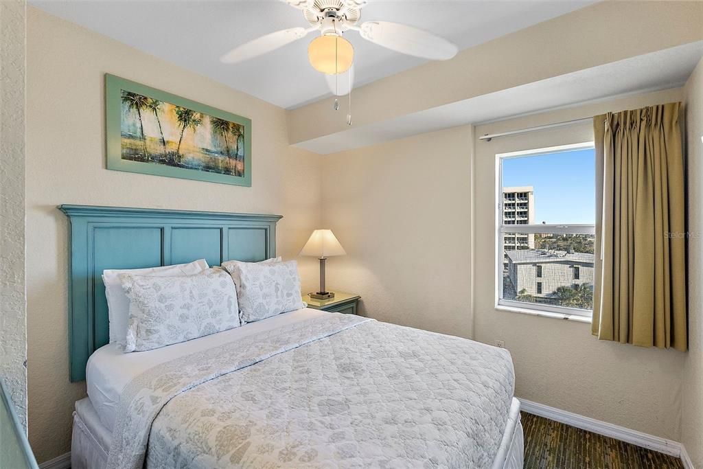 For Sale: $999,000 (2 beds, 2 baths, 870 Square Feet)