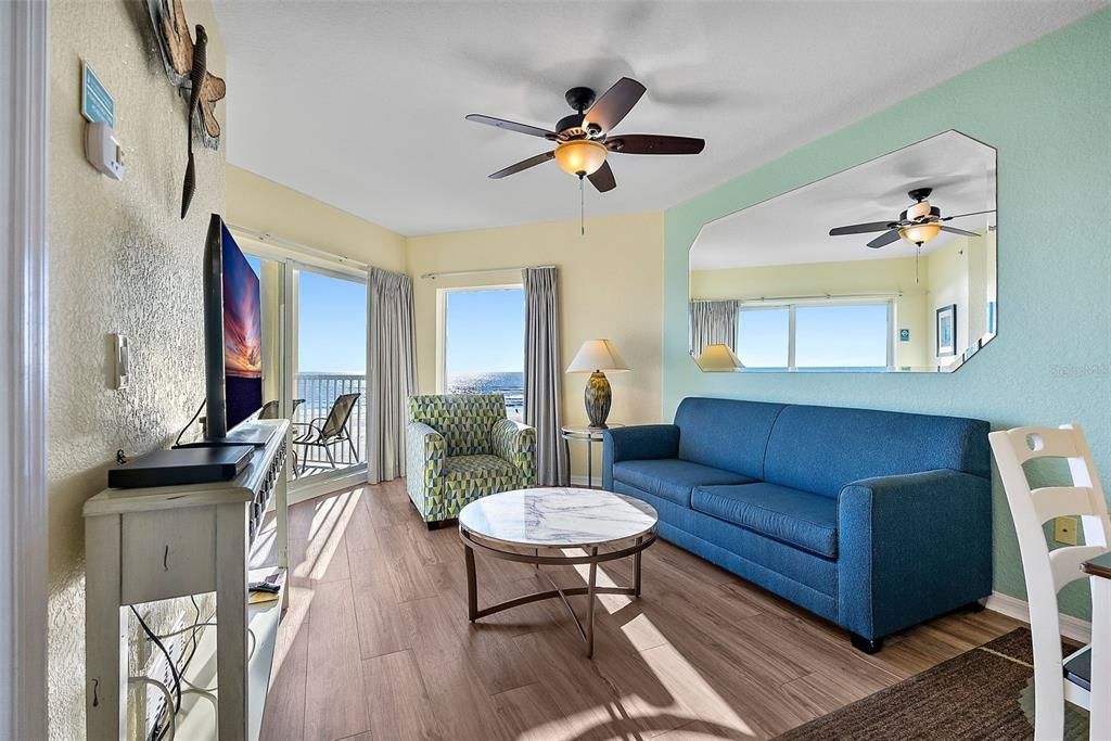 For Sale: $999,000 (2 beds, 2 baths, 870 Square Feet)