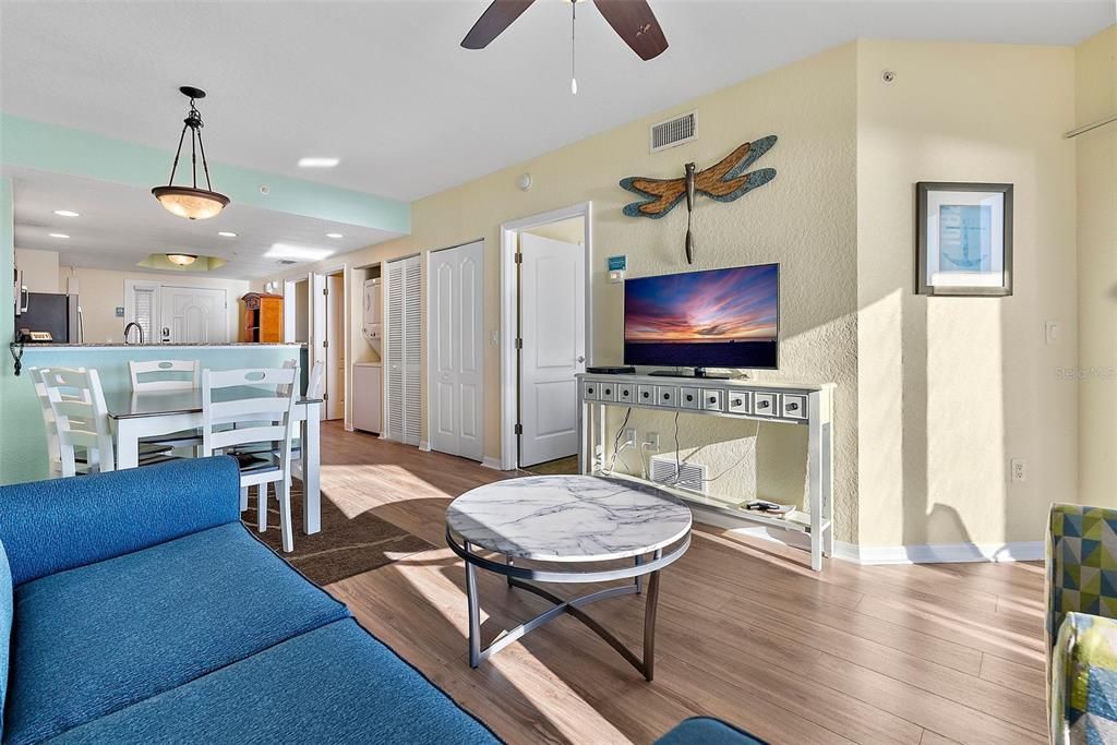 For Sale: $999,000 (2 beds, 2 baths, 870 Square Feet)