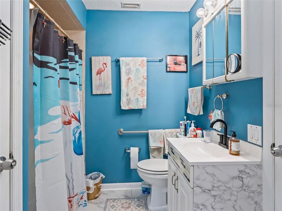 На продажу: $325,000 (3 спален, 2 ванн, 2023 Квадратных фут)