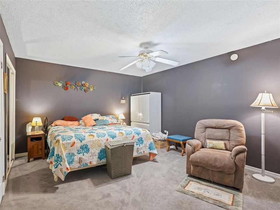 На продажу: $325,000 (3 спален, 2 ванн, 2023 Квадратных фут)