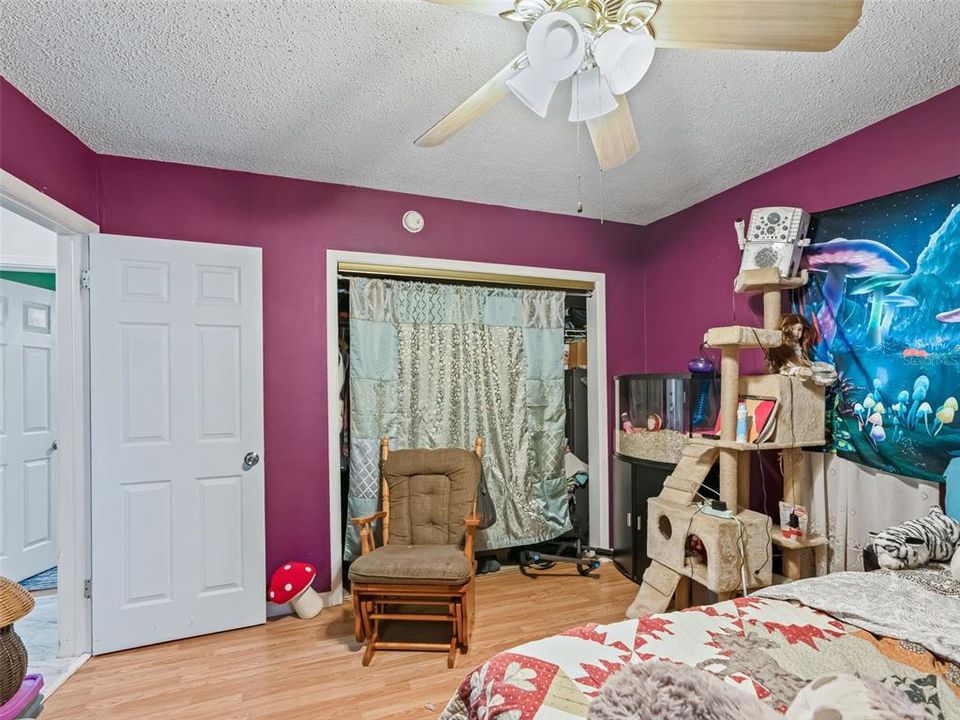 На продажу: $325,000 (3 спален, 2 ванн, 2023 Квадратных фут)