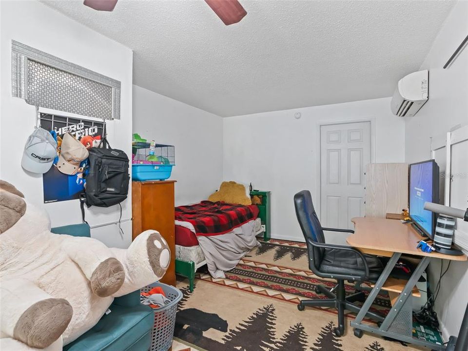 На продажу: $325,000 (3 спален, 2 ванн, 2023 Квадратных фут)