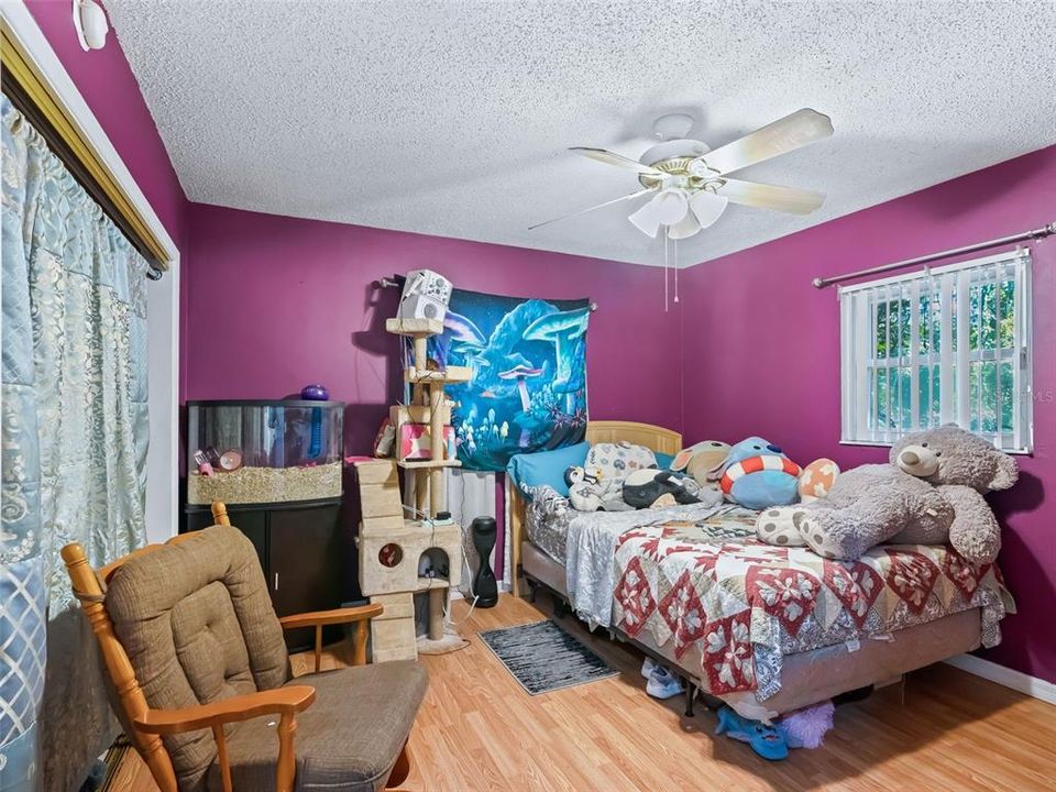 На продажу: $325,000 (3 спален, 2 ванн, 2023 Квадратных фут)