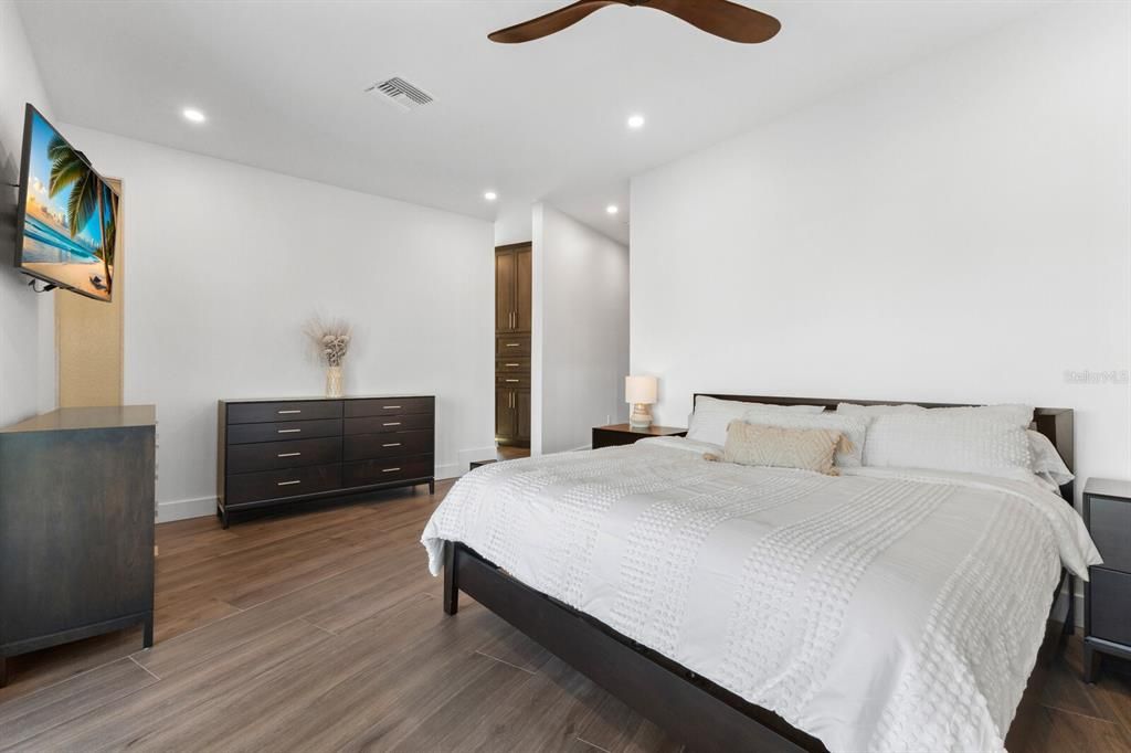 En Venta: $4,950,000 (5 camas, 4 baños, 3928 Pies cuadrados)