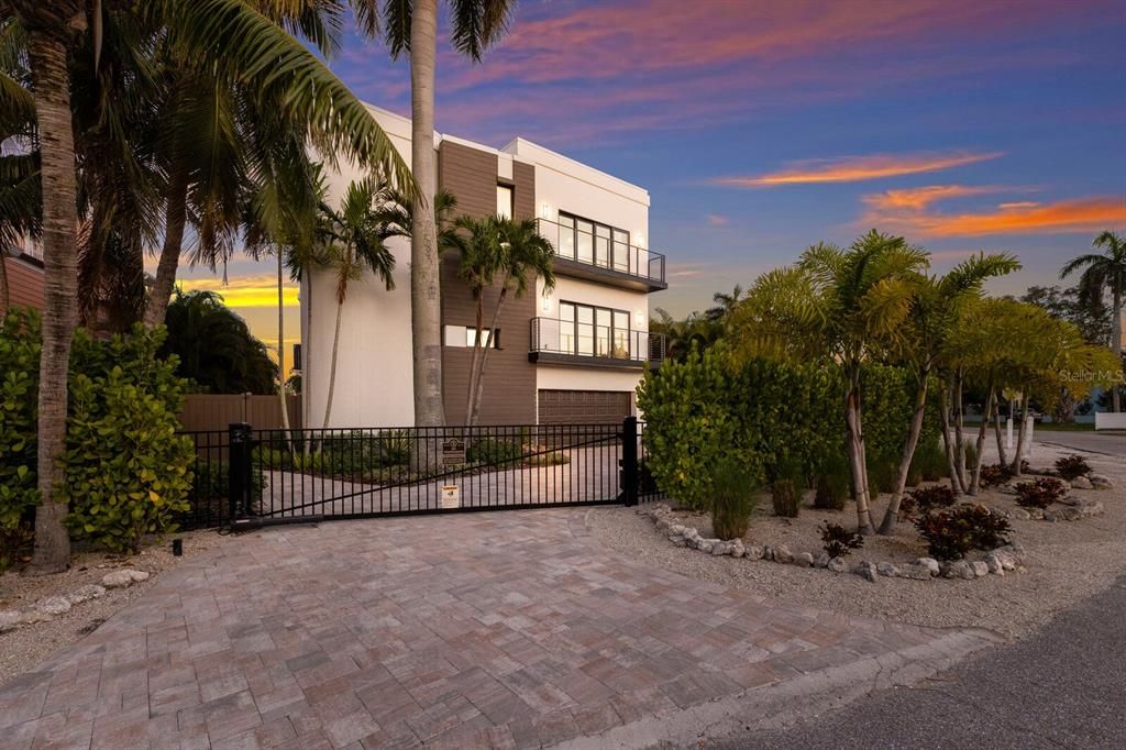 En Venta: $4,950,000 (5 camas, 4 baños, 3928 Pies cuadrados)