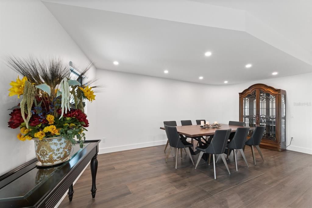 En Venta: $4,950,000 (5 camas, 4 baños, 3928 Pies cuadrados)