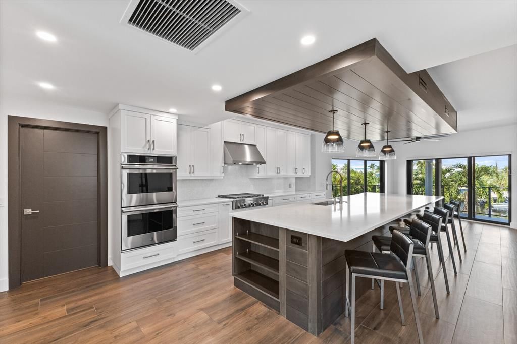 En Venta: $4,950,000 (5 camas, 4 baños, 3928 Pies cuadrados)