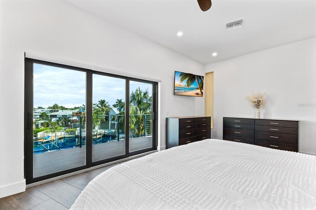 En Venta: $4,950,000 (5 camas, 4 baños, 3928 Pies cuadrados)