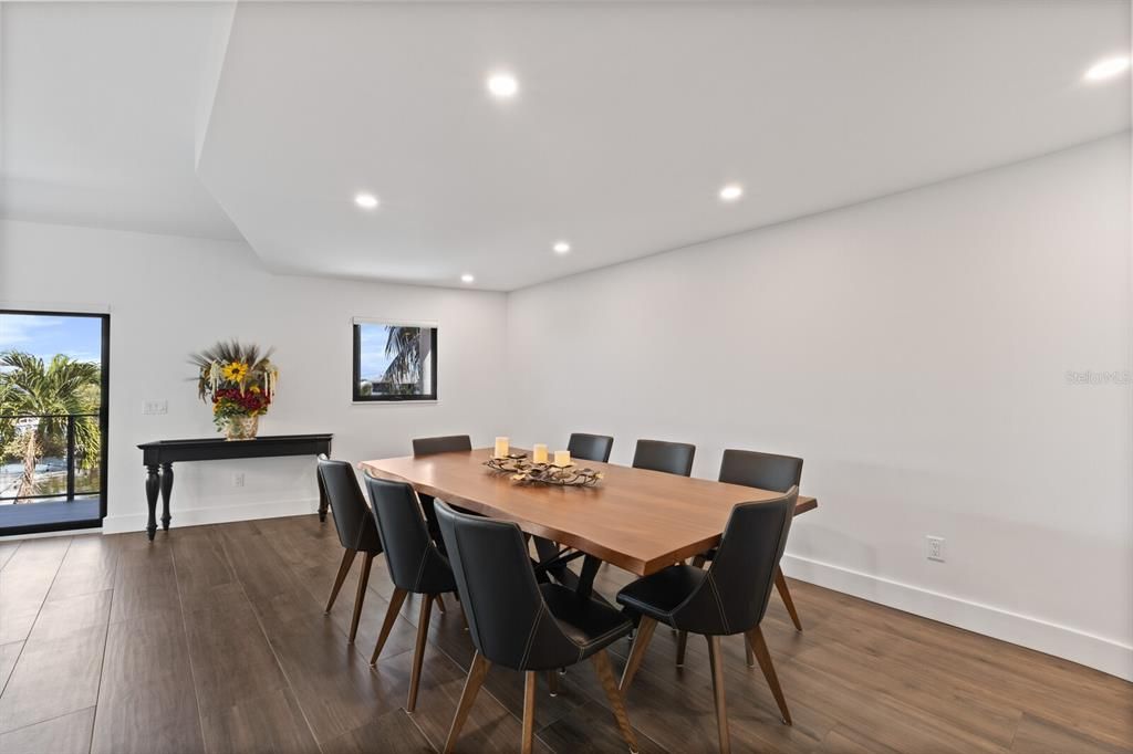 En Venta: $4,950,000 (5 camas, 4 baños, 3928 Pies cuadrados)