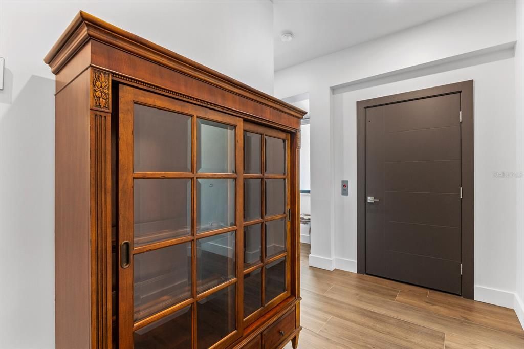 En Venta: $4,950,000 (5 camas, 4 baños, 3928 Pies cuadrados)