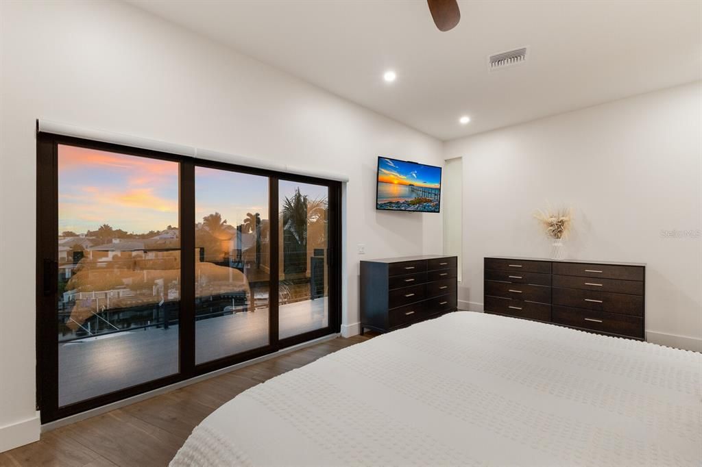 En Venta: $4,950,000 (5 camas, 4 baños, 3928 Pies cuadrados)