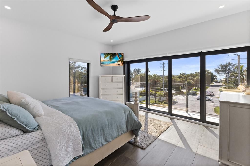 En Venta: $4,950,000 (5 camas, 4 baños, 3928 Pies cuadrados)