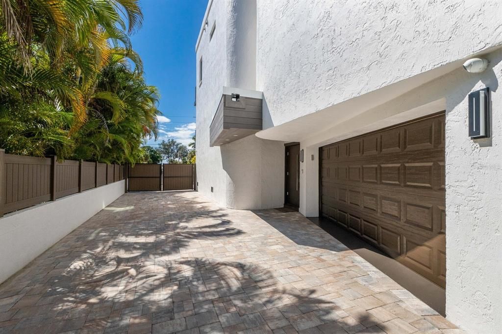 En Venta: $4,950,000 (5 camas, 4 baños, 3928 Pies cuadrados)