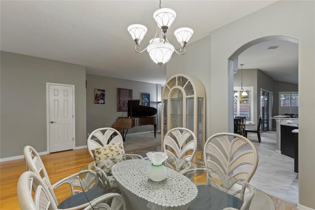 For Sale: $835,000 (4 beds, 2 baths, 2709 Square Feet)