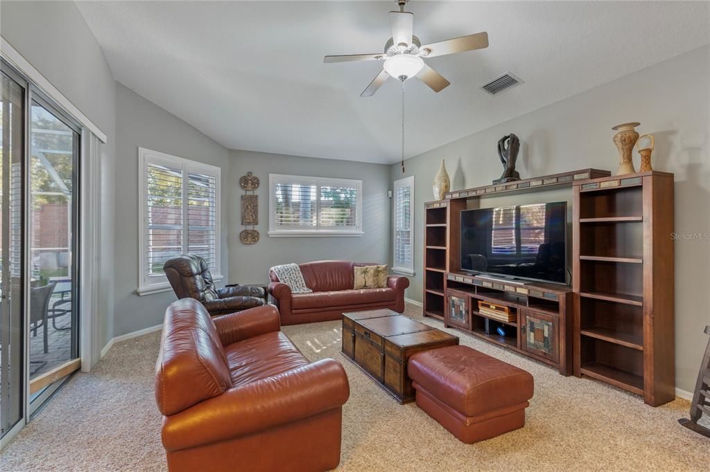 For Sale: $835,000 (4 beds, 2 baths, 2709 Square Feet)