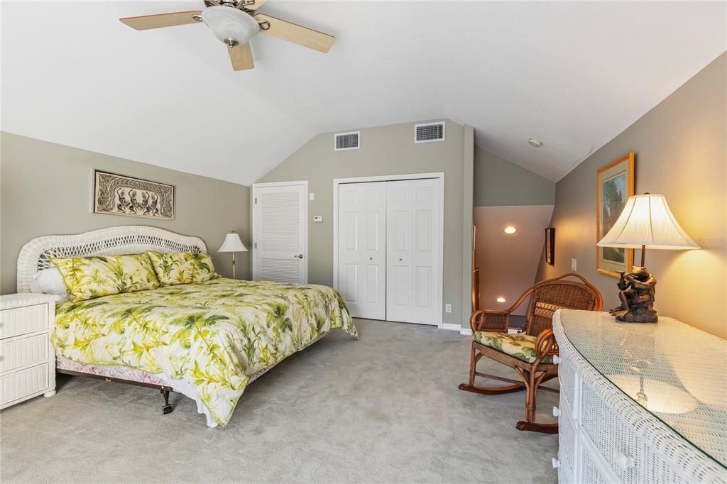 For Sale: $835,000 (4 beds, 2 baths, 2709 Square Feet)