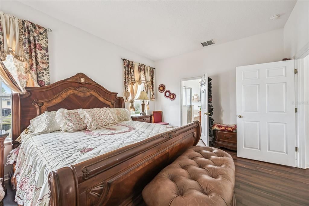 For Sale: $489,999 (4 beds, 2 baths, 2471 Square Feet)