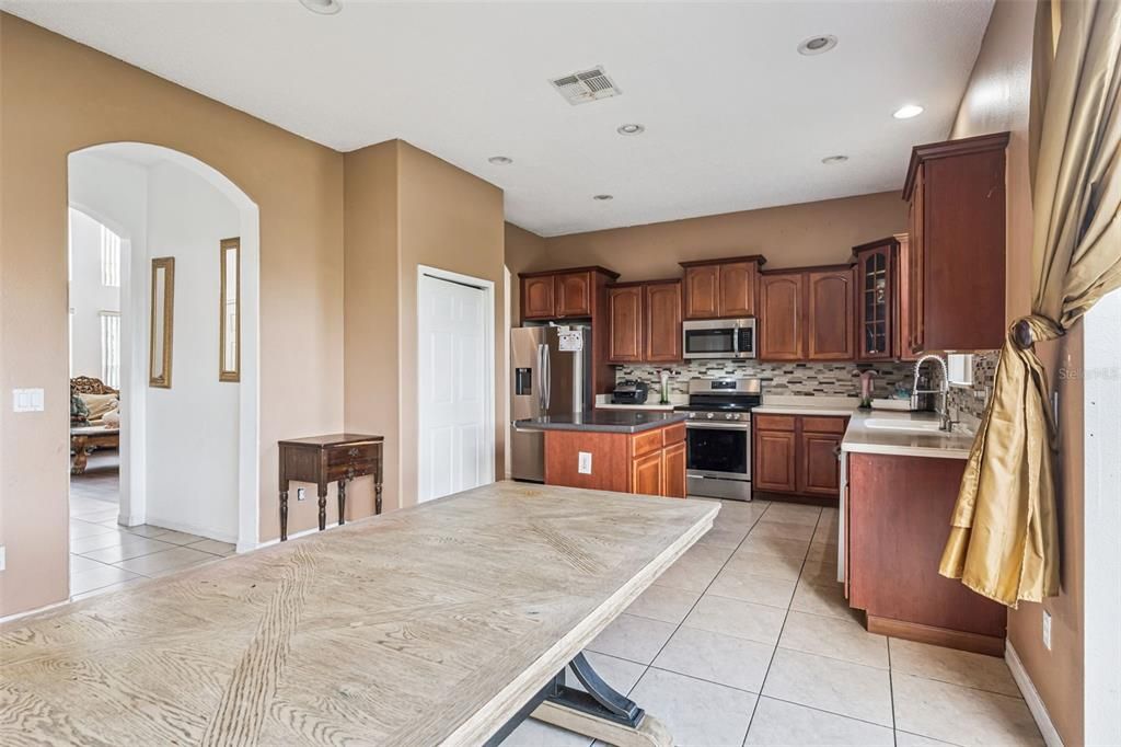 For Sale: $489,999 (4 beds, 2 baths, 2471 Square Feet)