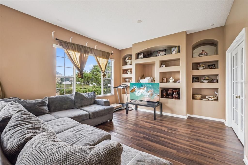 For Sale: $489,999 (4 beds, 2 baths, 2471 Square Feet)