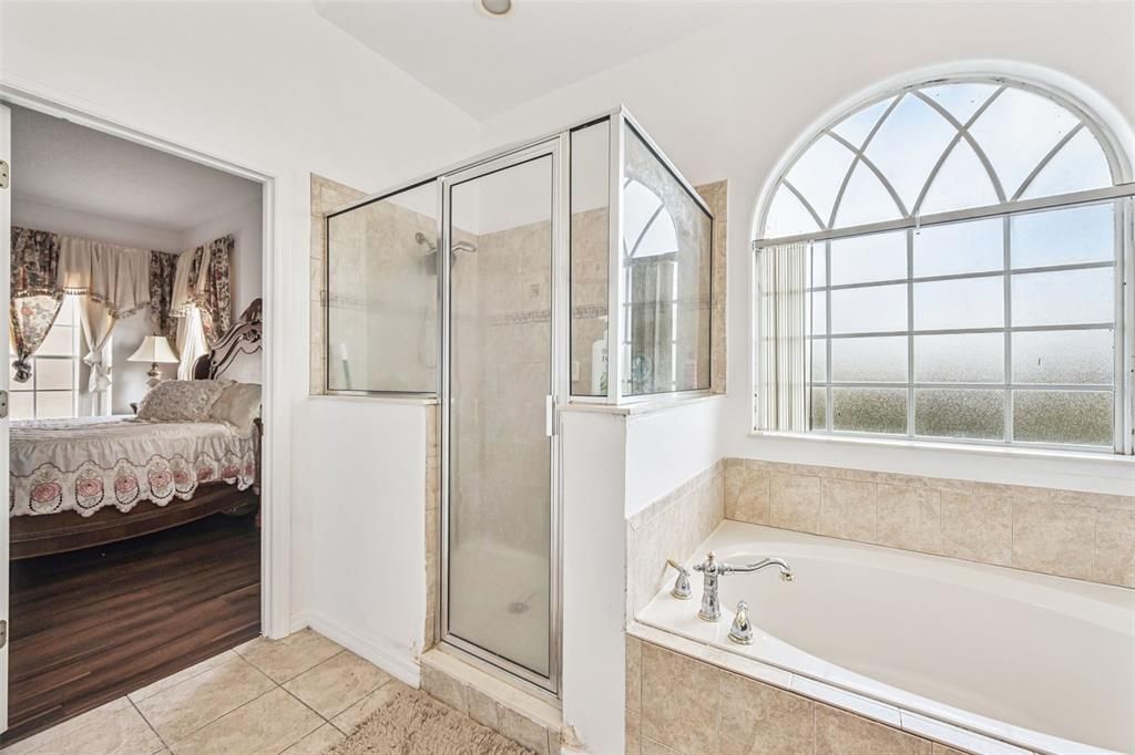 For Sale: $489,999 (4 beds, 2 baths, 2471 Square Feet)