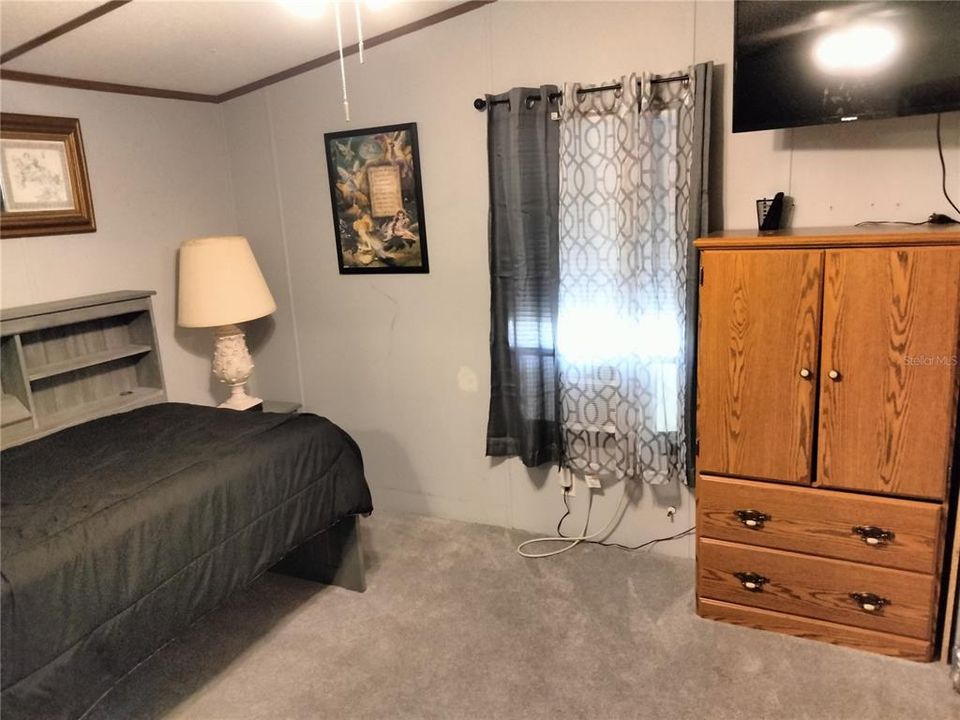 For Sale: $119,500 (2 beds, 1 baths, 672 Square Feet)